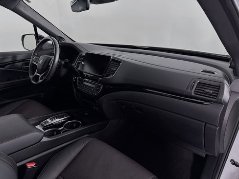 Certified 2025 Honda Ridgeline Black Edition image 30