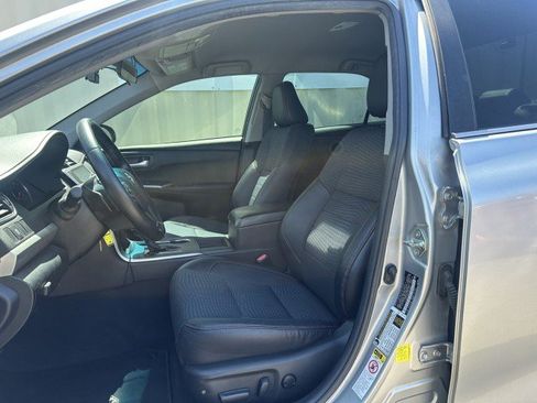 Used 2015 Toyota Camry SE FWD image 5