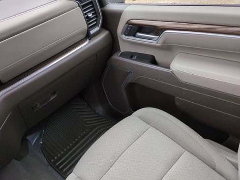 Used 2025 Chevrolet Silverado 2500 LT w/ Convenience Package image 17