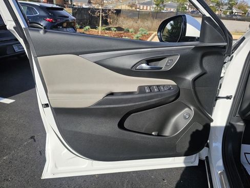 Used 2025 Buick Envista Avenir image 11