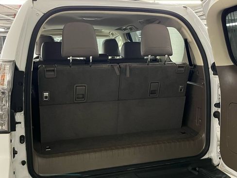 Used 2014 Lexus GX 460 w/ Premium Package AWD/4WD image 40