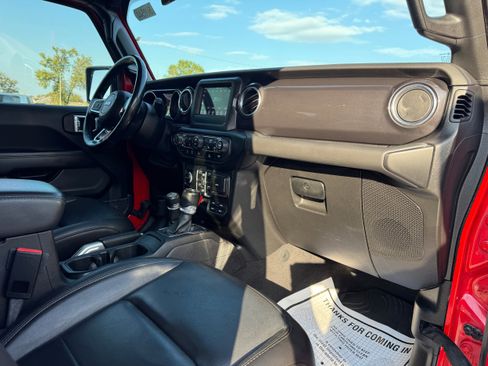 Used 2021 Jeep Wrangler Unlimited Sahara image 18