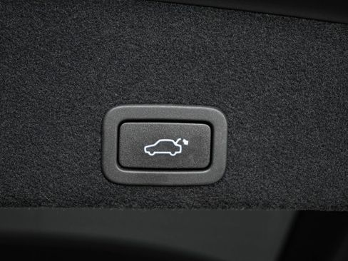 Used 2017 Volvo XC60 T5 Inscription w/ Preferred Option Package FWD image 30
