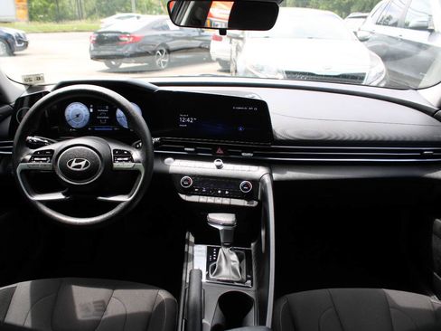 Used 2024 Hyundai Elantra SEL FWD image 33