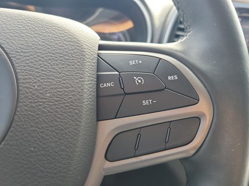 Used 2019 Jeep Cherokee Limited w/ Trailer Tow Group AWD/4WD image 21