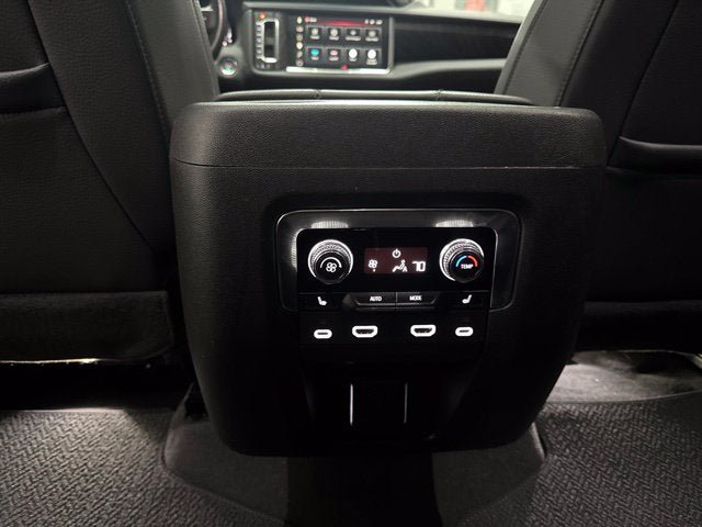 Used 2023 GMC Yukon XL Denali w/ Denali Reserve Package AWD/4WD image 20