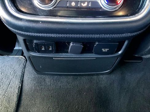 Used 2019 Lincoln Navigator Reserve image 33