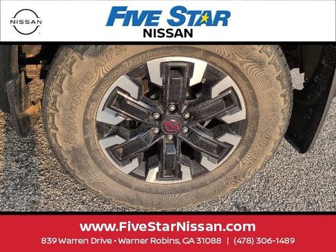 Used 2022 Nissan Frontier PRO-4X w/ Technology Package AWD/4WD image 11