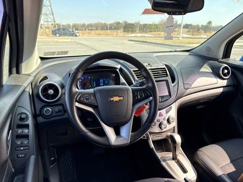 Used 2016 Chevrolet Trax LT w/ LT Convenience Package image 17