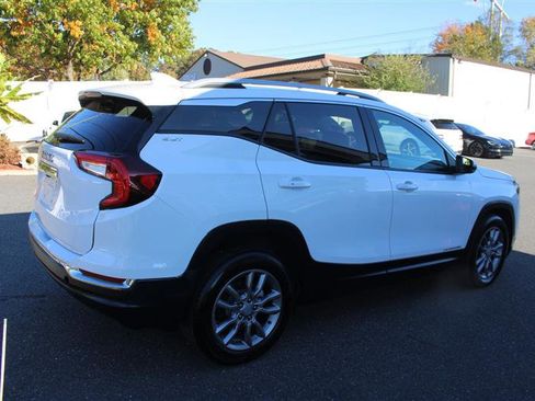 Used 2024 GMC Terrain SLT image 7