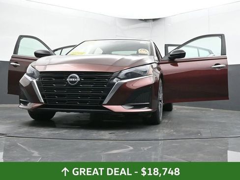 Used 2024 Nissan Altima 2.5 SV image 69