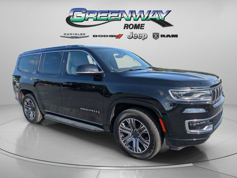 Used 2024 Jeep Wagoneer Series II w/ Flexible Seating Group RWD image 1