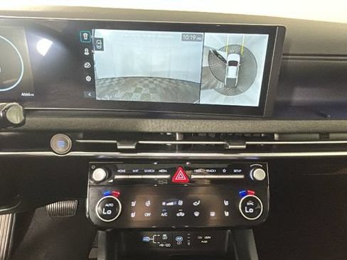 Certified 2025 Hyundai Santa Cruz Limited AWD/4WD image 24