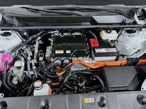 Used 2023 Toyota bZ4X XLE w/ Weather Package image 32