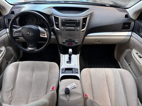 Used 2013 Subaru Outback 2.5i Premium AWD/4WD image 10