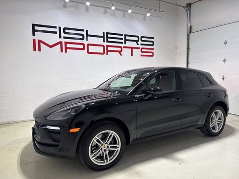 Used 2025 Porsche Macan Turbo image 8