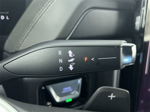 Used 2025 GMC Yukon Denali w/ Denali Reserve Package image 16