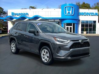 Used 2023 Toyota RAV4 LE FWD video 1
