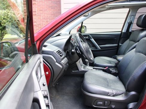 Used 2014 Subaru Forester 2.0XT Touring AWD/4WD image 5