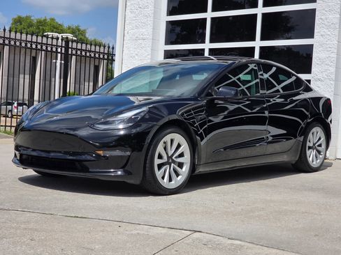 Used 2022 Tesla Model 3 Long Range AWD/4WD image 9
