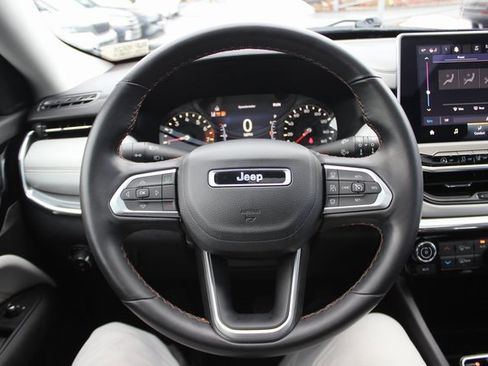 Used 2022 Jeep Compass Limited w/ Sun and Sound Group image 13