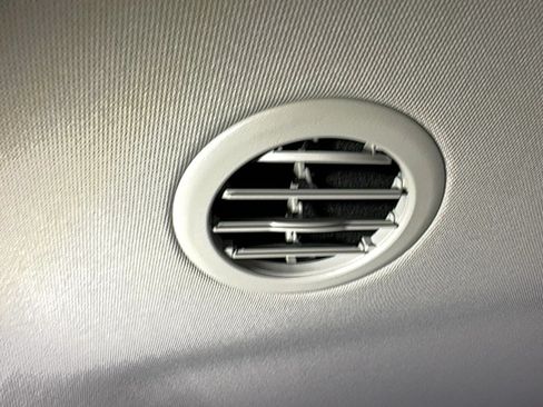 Used 2012 Kia Sedona EX FWD image 65