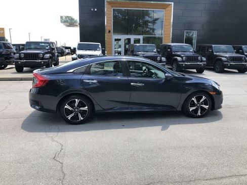 Used 2017 Honda Civic Touring image 7