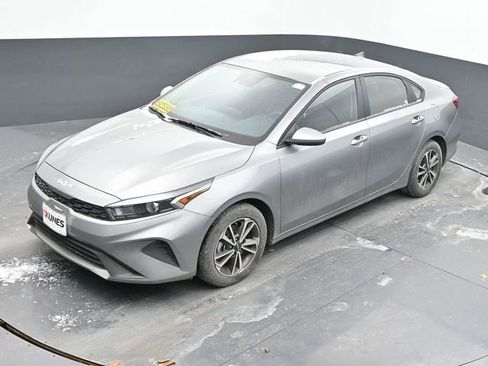 Used 2024 Kia Forte LXS image 34