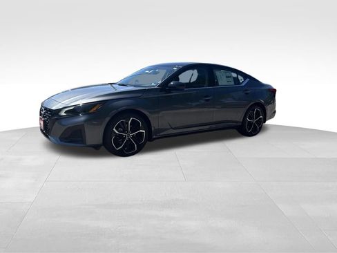 New 2026 Nissan Altima 2.5 SR FWD image 9