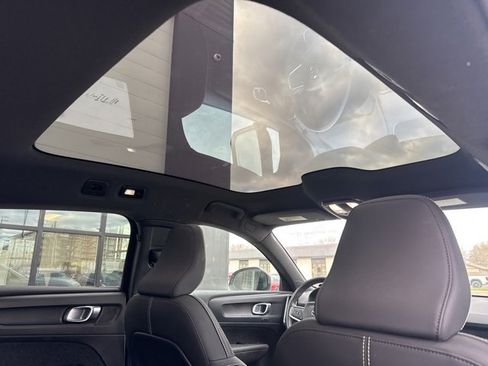 Used 2024 Volvo C40 P8 Recharge Plus w/ Climate Package image 21