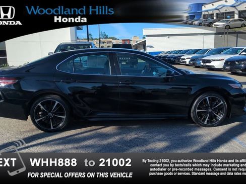 Used 2018 Toyota Camry XSE image 4