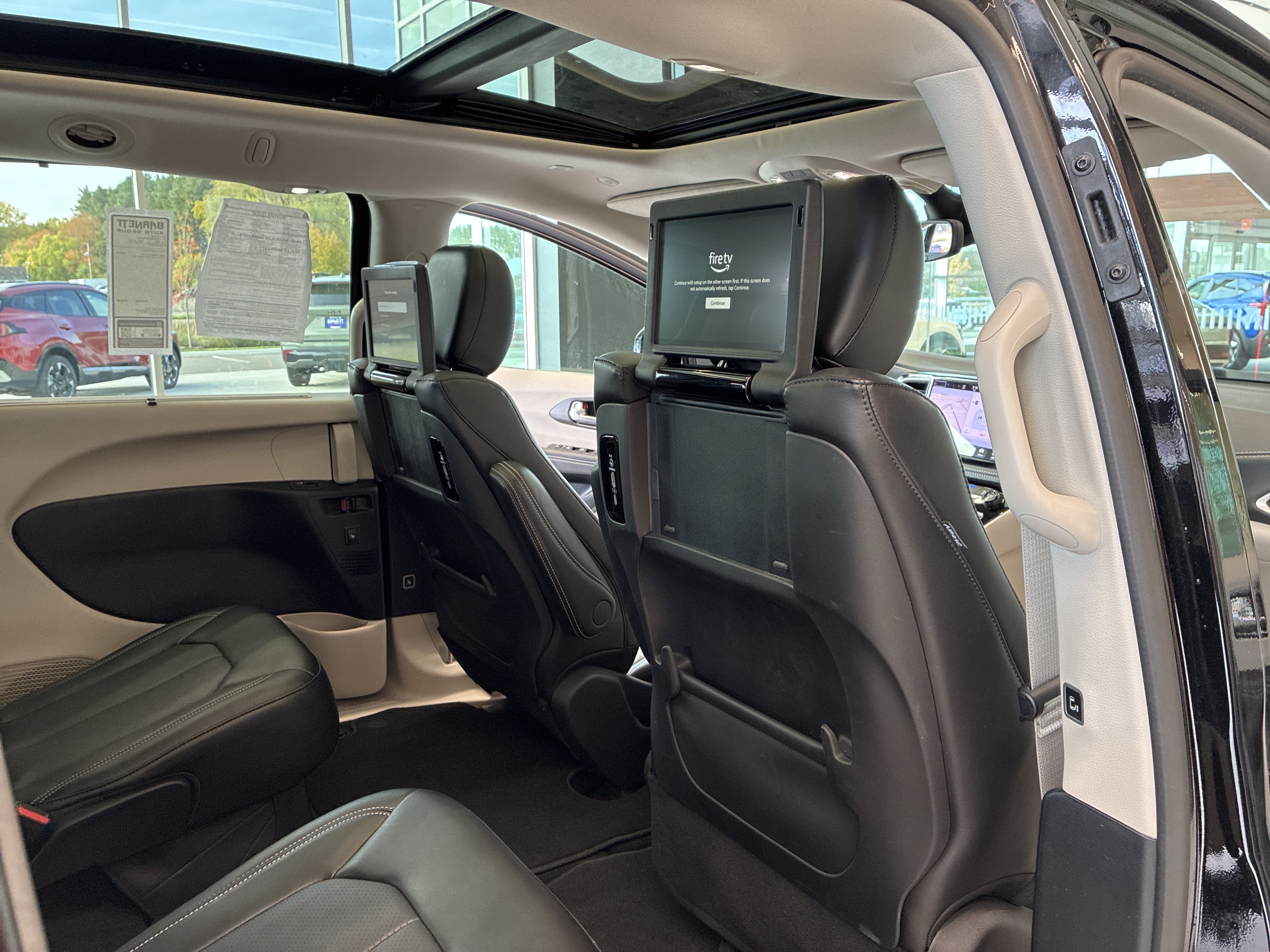 Certified 2024 Chrysler Pacifica Touring-L w/ Uconnect Theater Family Group AWD/4WD image 16