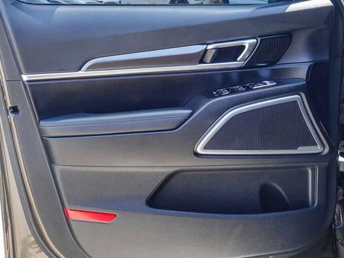 Certified 2023 Kia Telluride S w/ S Sunroof Package FWD image 20