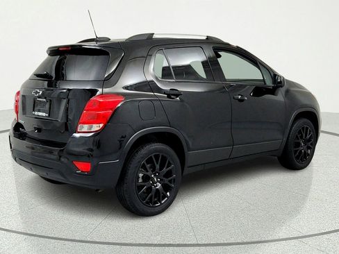 Used 2022 Chevrolet Trax LT w/ Midnight Edition AWD/4WD image 5