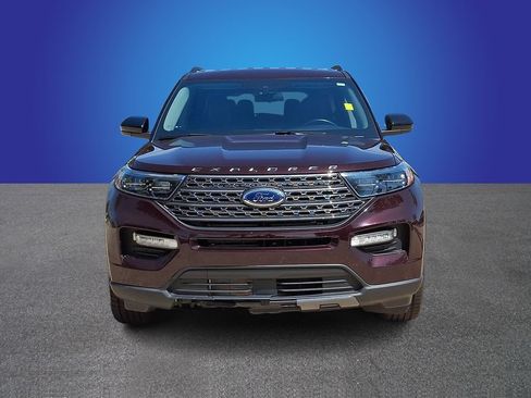 Used 2022 Ford Explorer XLT w/ Equipment Group 202A RWD image 2