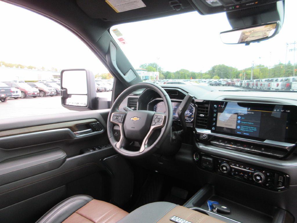 Certified 2024 Chevrolet Silverado 3500 High Country w/ Technology Package AWD/4WD image 28