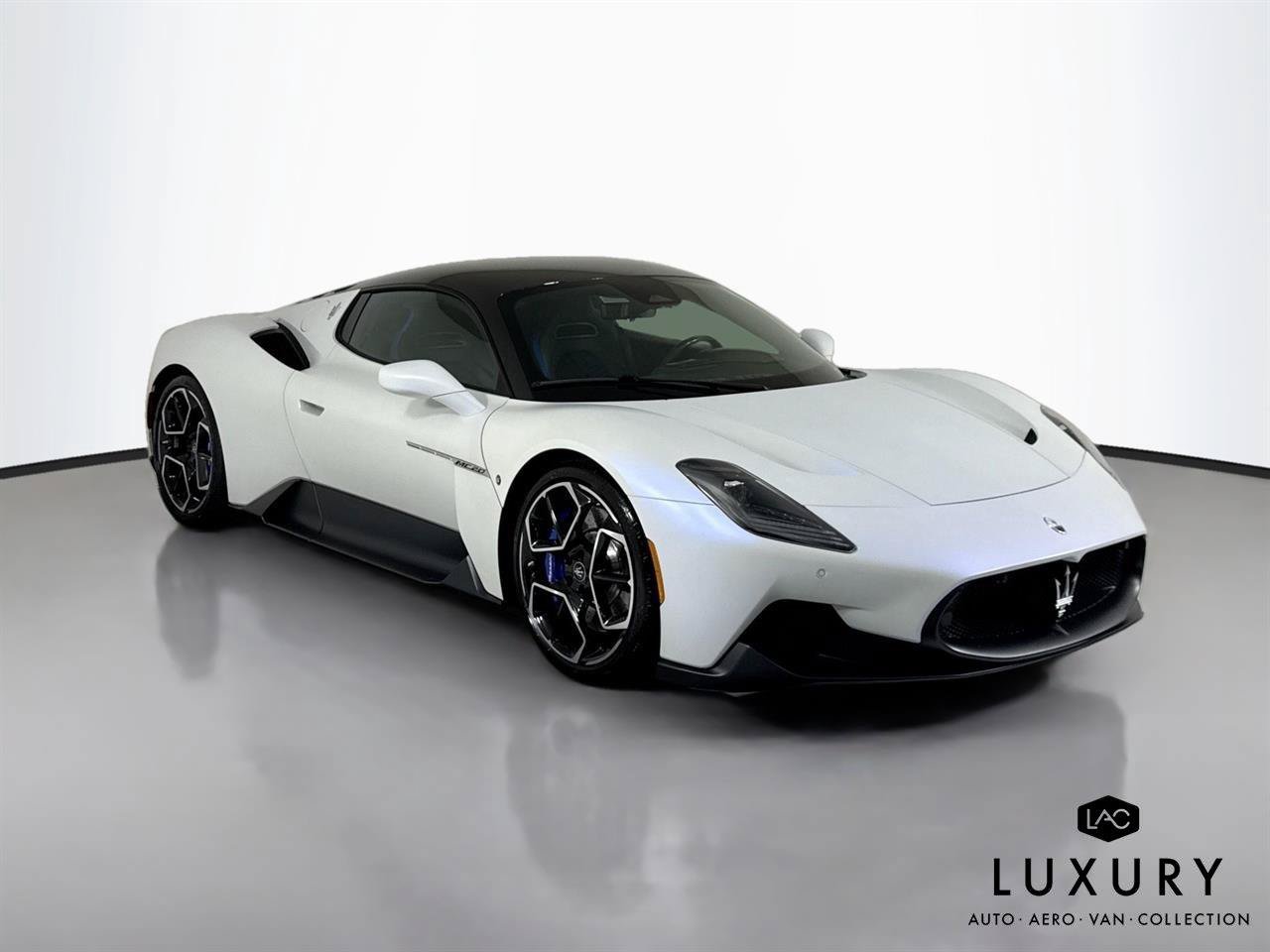 Used 2023 Maserati MC20 Coupe RWD image 2