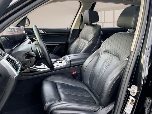 Used 2025 BMW X7 xDrive40i image 21