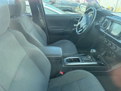 Used 2019 Toyota Tacoma TRD Off-Road image 8