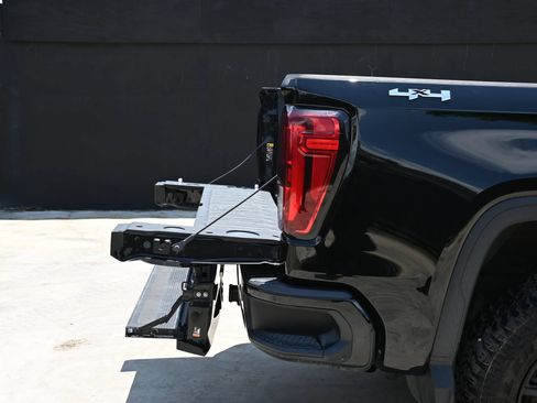 Used 2022 GMC Sierra 1500 Elevation AWD/4WD image 12