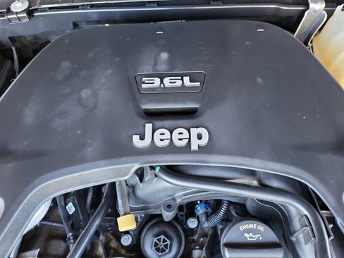 Used 2021 Jeep Gladiator Rubicon image 32