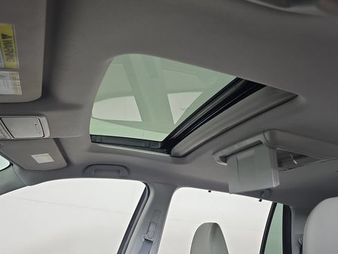 Used 2016 Honda Pilot Touring image 25