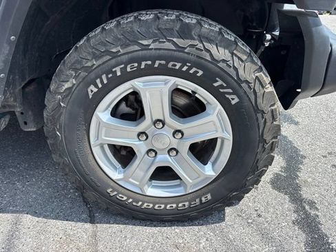 Used 2022 Jeep Wrangler Unlimited Sport AWD/4WD image 23