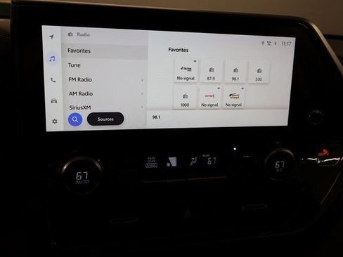 Used 2023 Toyota Highlander Limited image 21