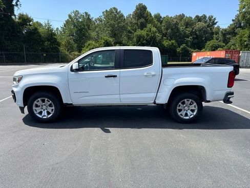 Used 2022 Chevrolet Colorado LT w/ Luxury Package RWD image 2