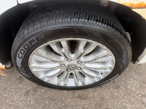 Used 2012 Chrysler 200 Limited FWD image 7