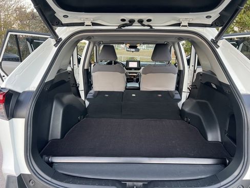 Used 2019 Toyota RAV4 XLE image 27