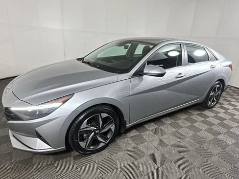 Used 2023 Hyundai Elantra SEL w/ Convenience Package FWD image 6