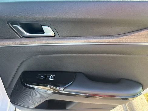 Used 2023 Kia K5 GT-Line image 39