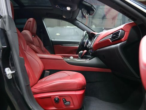 Used 2018 Maserati Levante S GranSport image 29